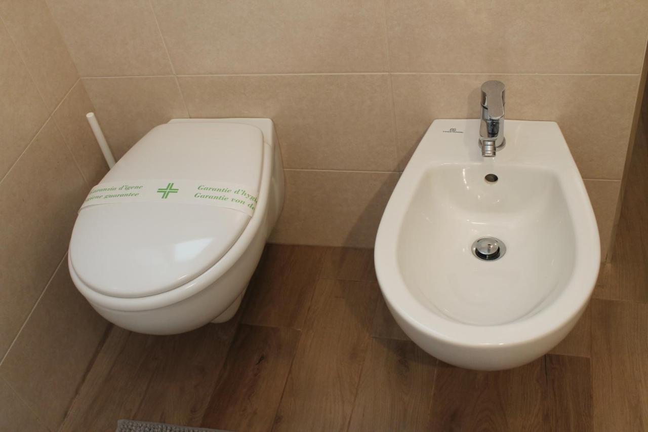 M&M Apartment Бари Экстерьер фото