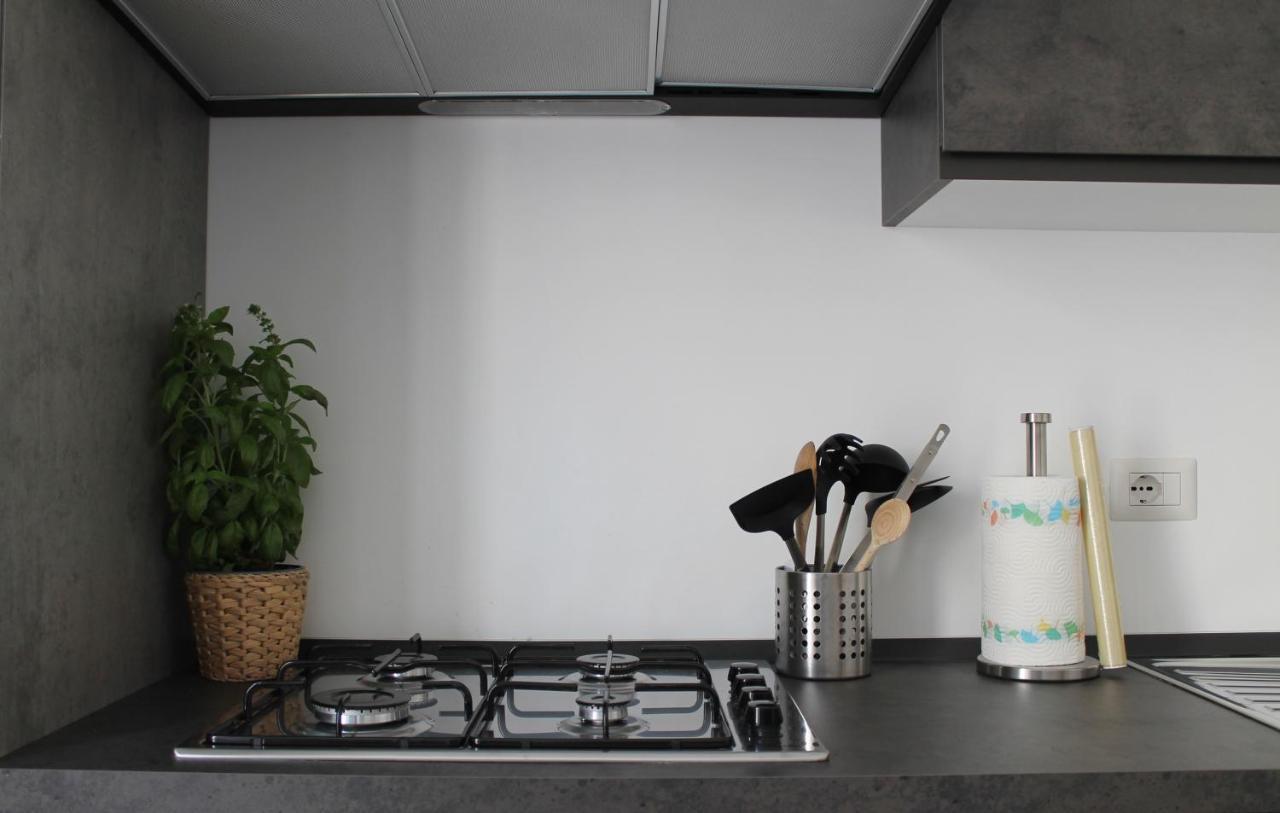 M&M Apartment Бари Экстерьер фото